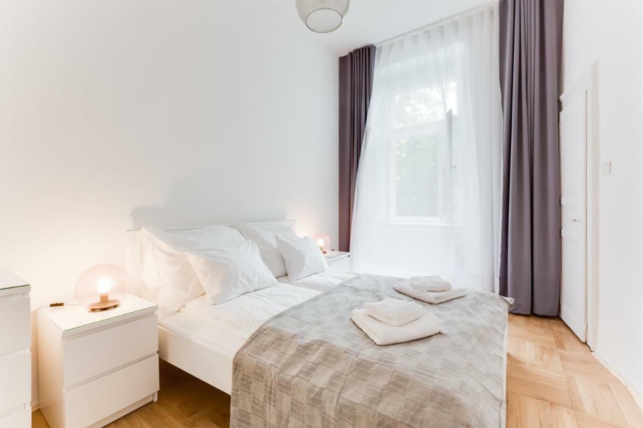 The Dancing House Residence, Two Bedroom Apartment With Balcony Near River! Praag Buitenkant foto